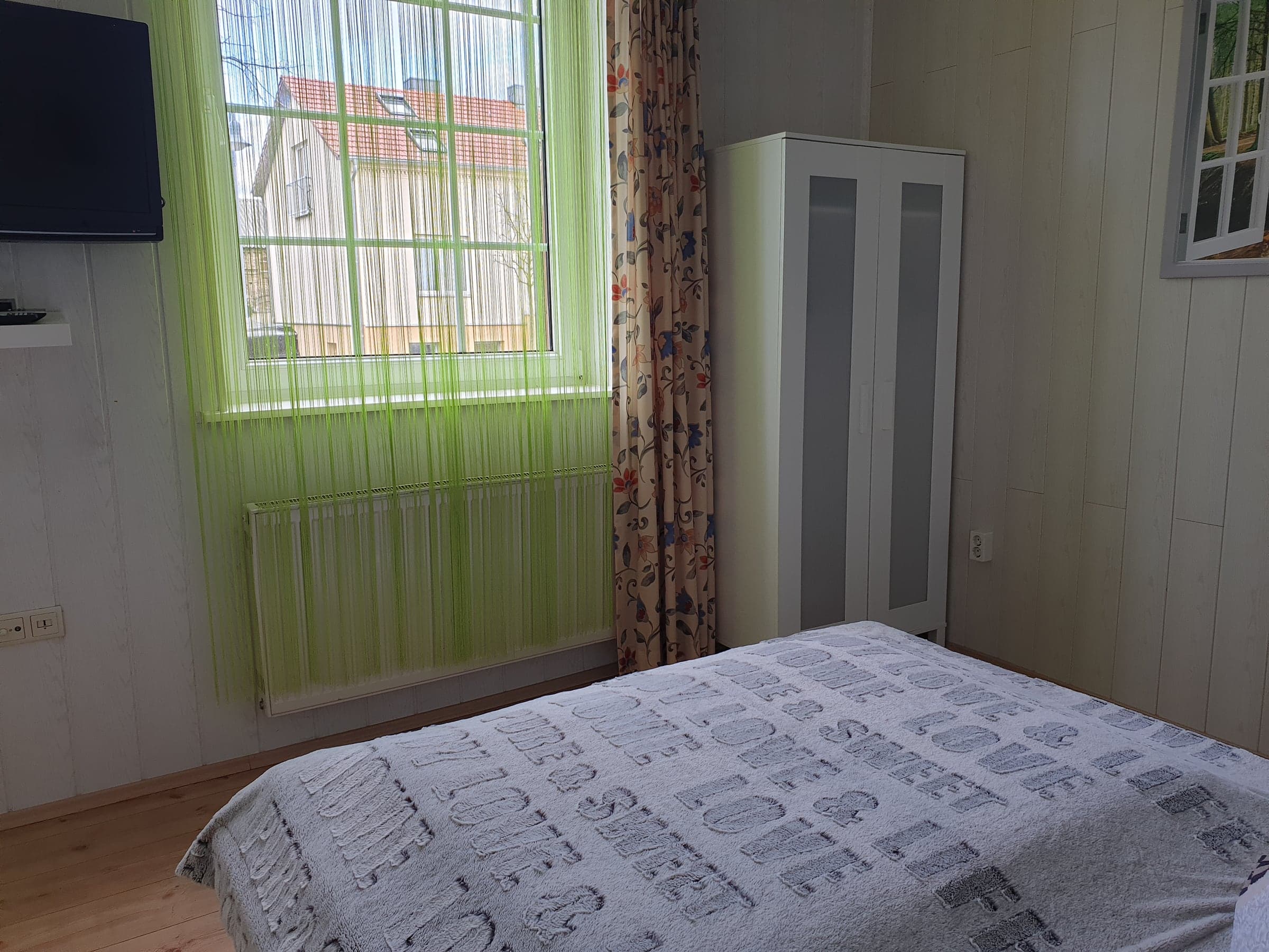 Deluxe-Doppelzimmer mit Fenster und Kleiderschrank
